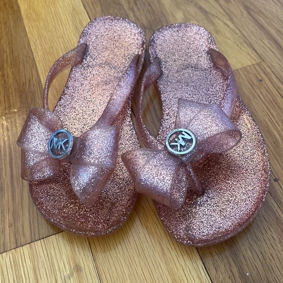 Michael Kors Girl’s Pink Sparkly Flip Flops Size 11 - Picture 2 of 6
